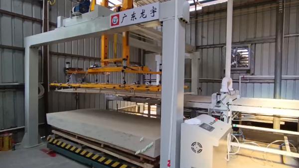 Three Axis Palletizing Robotic Arm For Loading Materials 4 Pcs/Min
