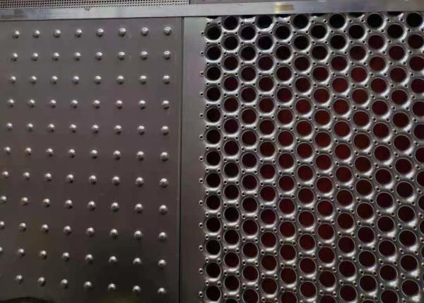 Safety Walkway Steel Grating 2 Noses Closed Roof Galvanized