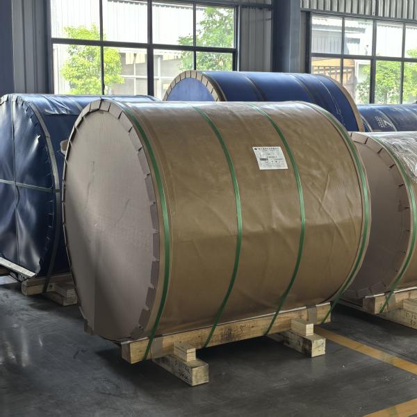 AA3105 H44 Bobine d'aluminium enduite de PVDF pour toitures, bardages et gouttières