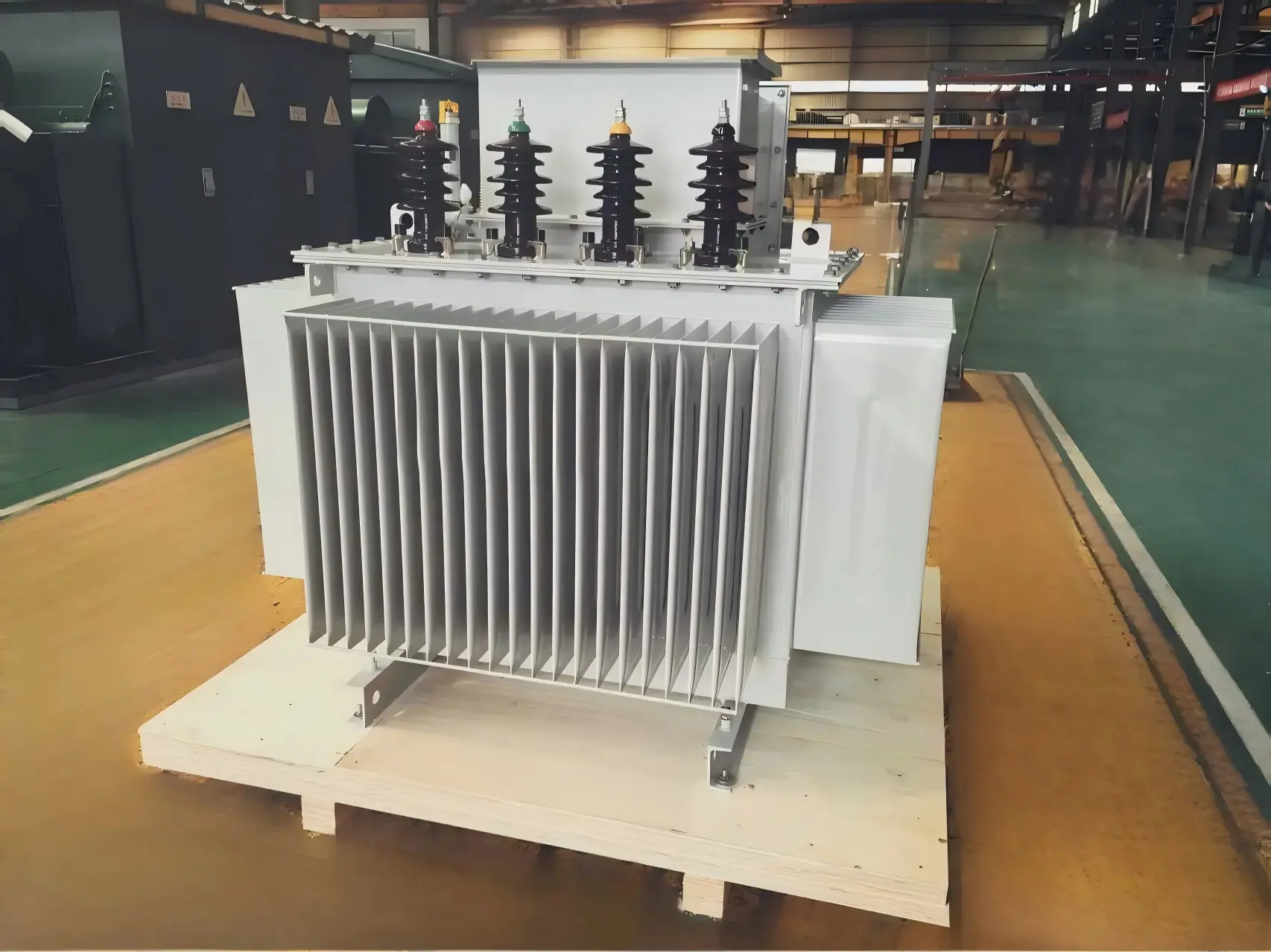 3 Phase Oil Immersed Power Transformer 750KVA ±2x2.5% Tapping Range for Stable and Safe Power Supply