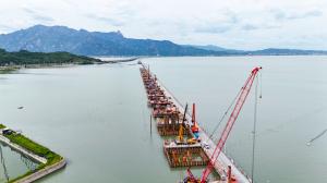 sustainable pedestrian bridge / structural steel bridge