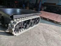 Projetando a estrutura de borracha pequena da trilha da maquinaria com a plataforma que carrega 300kg