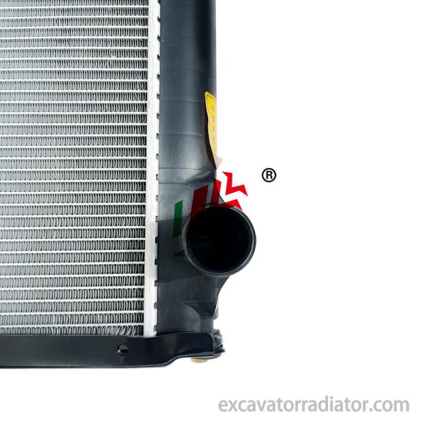 Guangzhou ISUZU Mixer Truck Radiator Water Tank Cooling Assembly Concrete Mixing And Cooling System