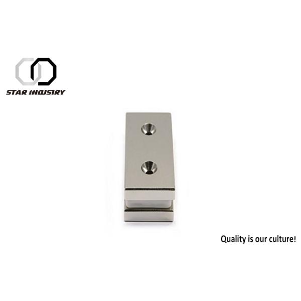 Двойными зенкованный отверстиями блок магнитов N52 сильный формирует для Bathroom кухни