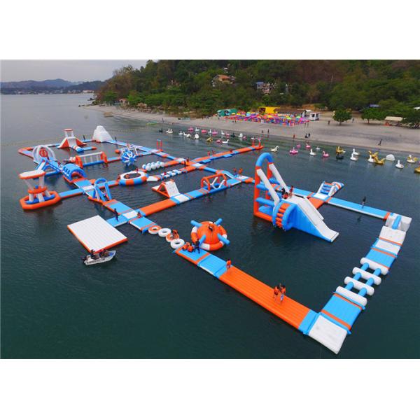 Terrain de jeu de flottement gonflable de parc aquatique d'enfants longueur Logo