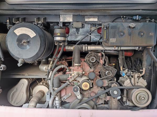 Luxo rosa usados Yutong ônibus Euro 5 LHD usados ônibus diesel Shuttle para venda