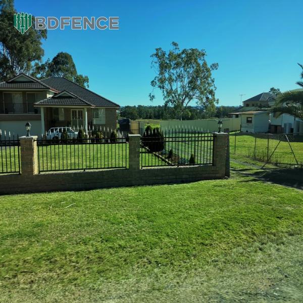 Easy Installation Decorative Wrought Iron Zinc Steel Fencing for Gardens Villas Pool Areas Construction Sites for Home Use