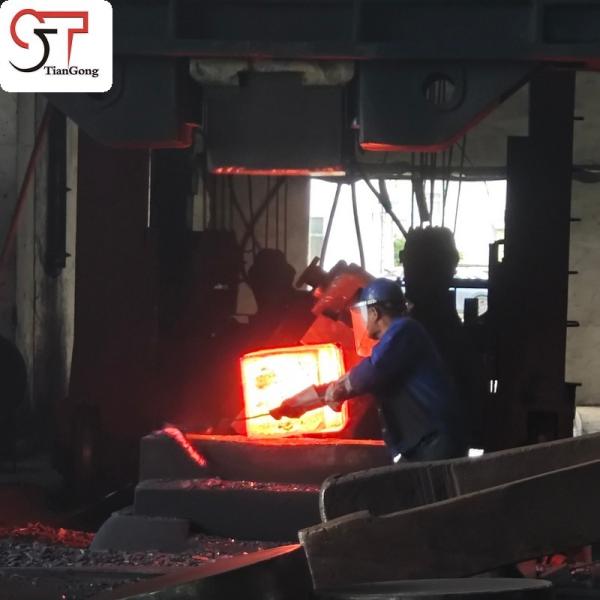 20CrMnTi 18CrNiMo7-6 42CrMo Forged Gear Blanks Metal Forgings For Heavy Duty