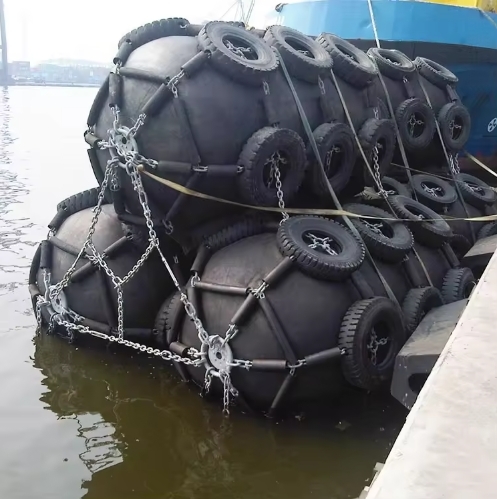 Jincheng  ISO 17357 Natural Rubber 3.3*6.5m Pneumatic Marine Rubber Fender for Ship to Ship Application