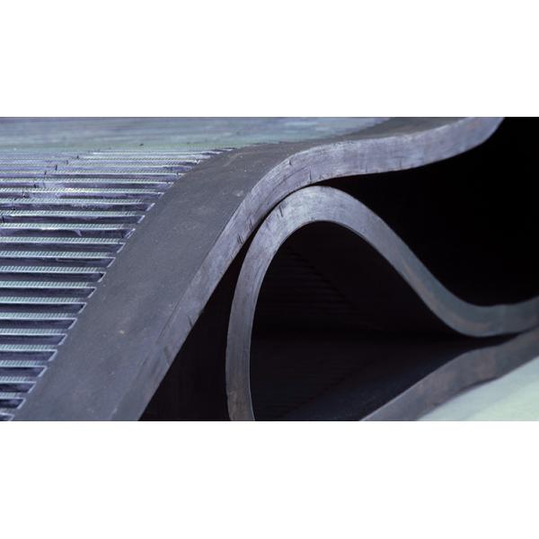 Diamond Grooved Granulated Pattern Chevron Conveyor Rubber Belt