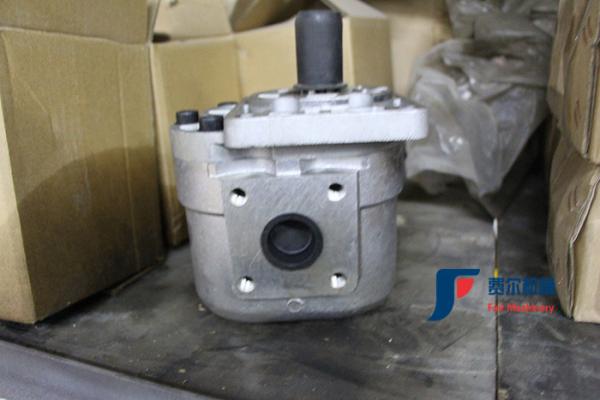 Custom Yutong Spare Parts 931 955 952 953 956 968 Wheel Loader Parts Walking Pump
