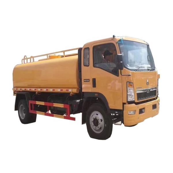 SINOTRUK HOWO 4x2 camion de transfert d'eau camion réservoirs d'eau réservoir d'eau pour camion