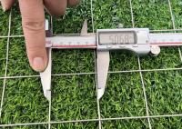 Maillage soudé en acier inoxydable durable avec conception de trou carré brillant pour la clôture