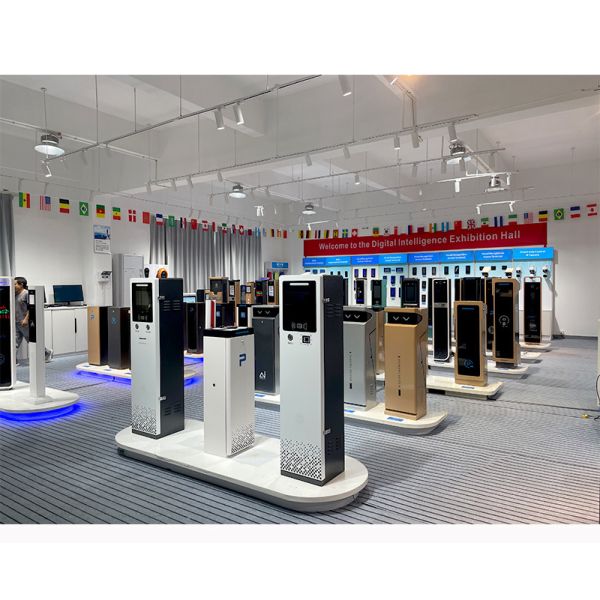 Smart Car Parking Ticket Machine IP54 For Vehicle Access Control