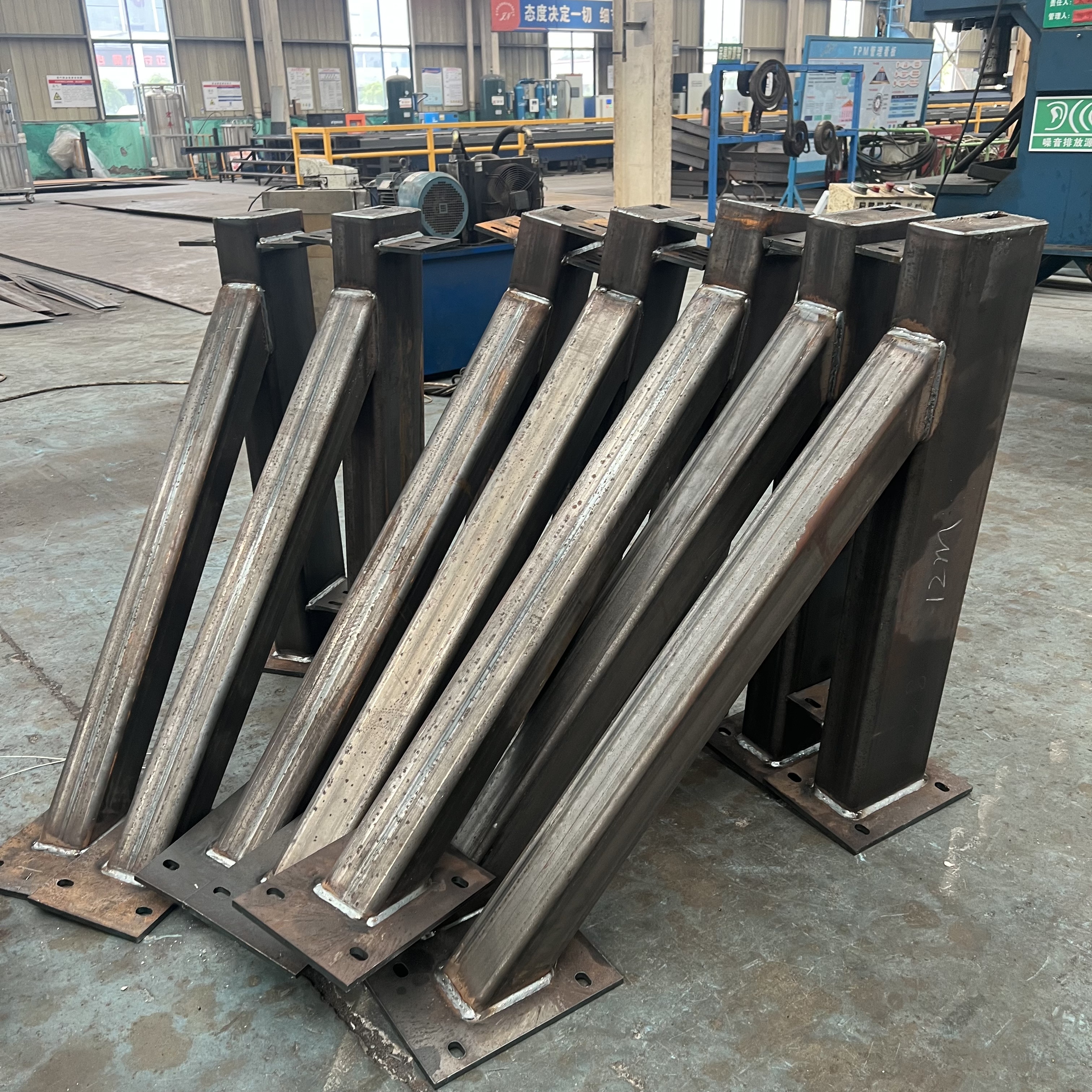 500 - 5000sqm Prefabricated Workshop Buildings Heavy Duty Column Base Bracket