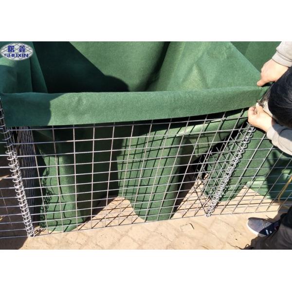 Las barreras rellenadas con arena flexibles galvanizaron Gabion con el geotextil verde
