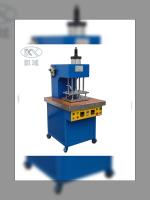 KY-0206 Révolutionnez votre jeu de mode avec KY-0206 Machine de gravure de vêtements pour des effets texturés
