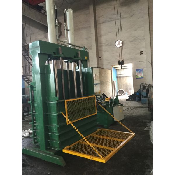 Vertical Baler For Cardboard & Plastic Recycling, 200 Ton Press Force With 30kW Motor