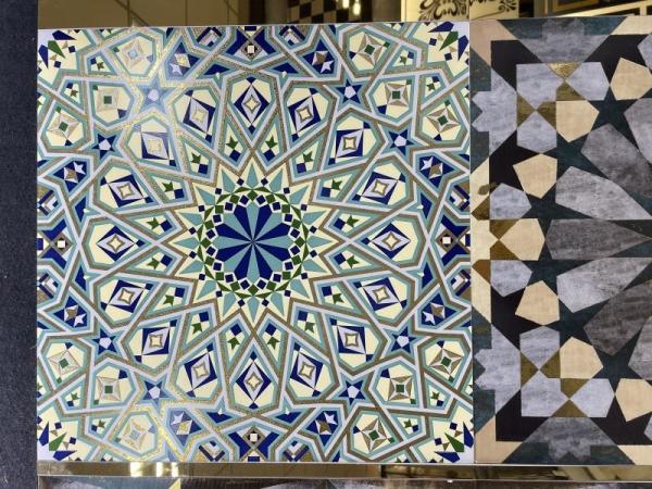 surface vitrée de carrelages de couleur d'or de fleur de 60x60cm colorée pour le bâtiment de projet