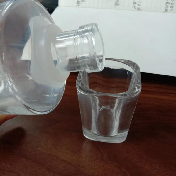 500 мл прозрачная стеклянная бутылка с толстым дном для вина