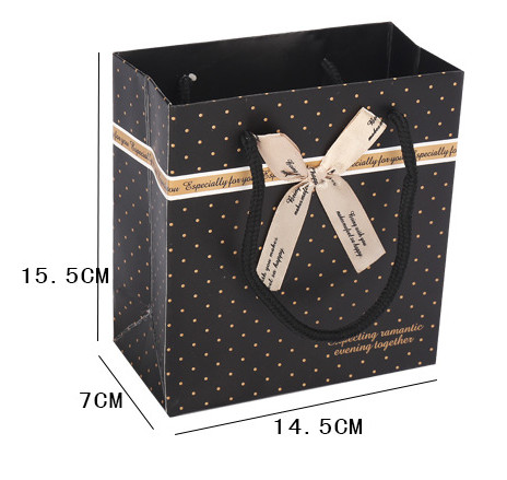 Chinese Factory Sales Korean Black Spotted Gift Bags Paper Bags Handbags Bags Gift Bags