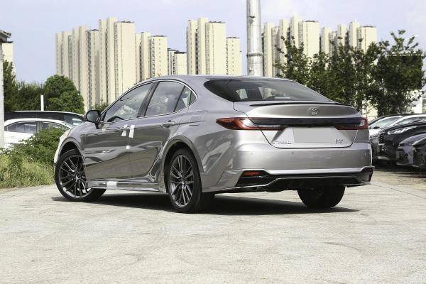 2025 2.0L 4-doors 5-seats Luxury Toyota Gasoline Sedan Autos Used Toyota Camry 2023 2024 Hybrid Car of Max Speed 160km/h