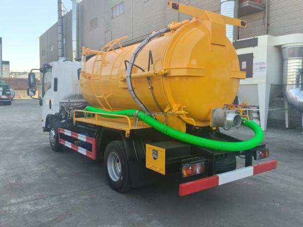 Factory Customized ISUZU 5CBM Small Mini Vacuum Suction Septic Sewage Fecal Suction Truck