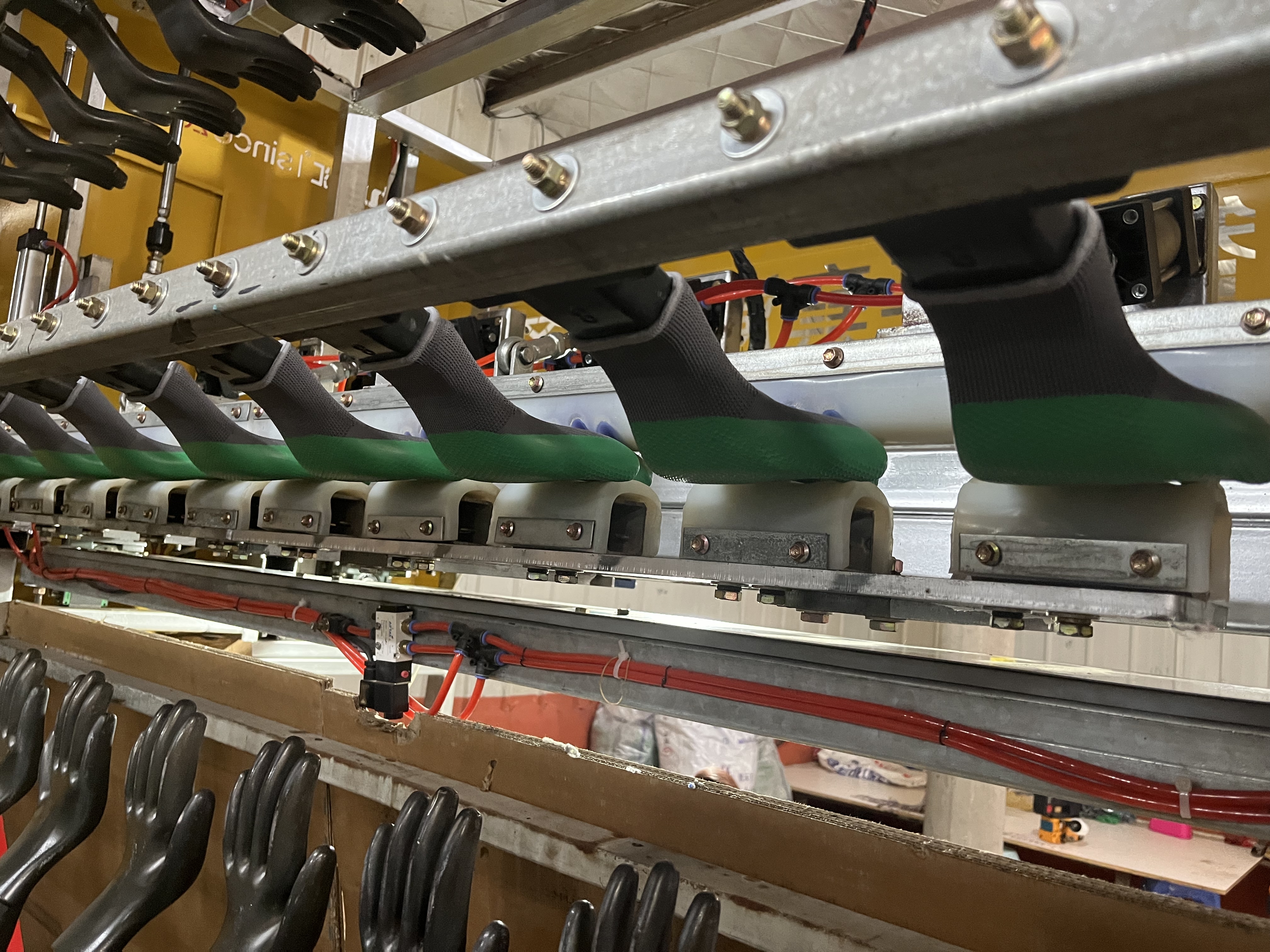 34 Meters Glove Dipping Machine 0.05mm To 0.15mm Nitrile Glove Production Line