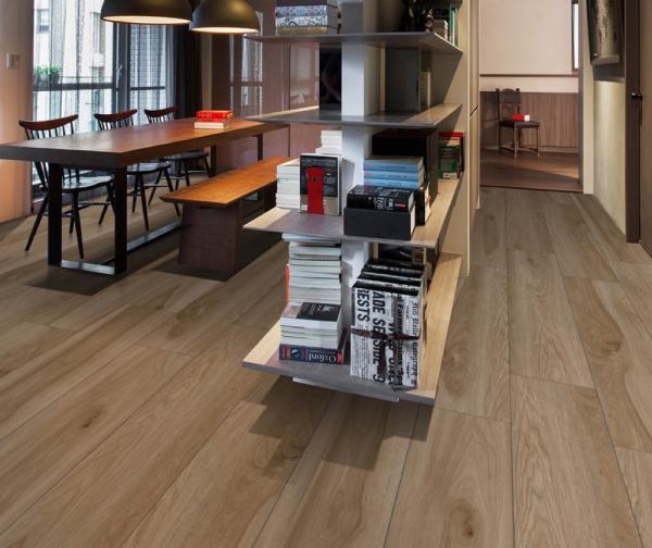 Des bandes de porcelaine en bois durable brune antidérapant de 250x1500 mm pour les sols
