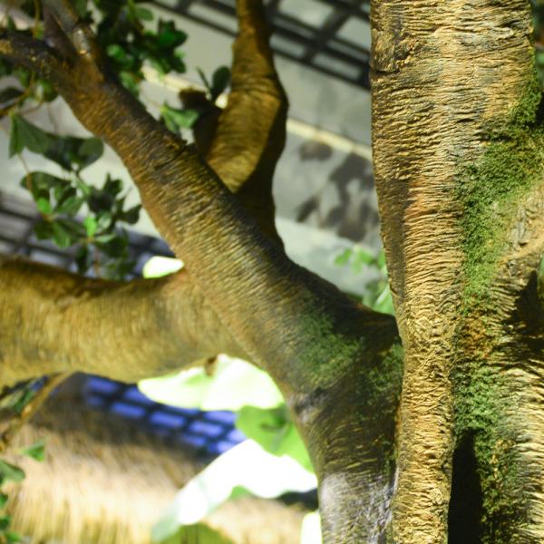 Real Touch Artificial Banyan Tree PU Evergreen Leaves Highly Simulated Trunk No Pest Plants