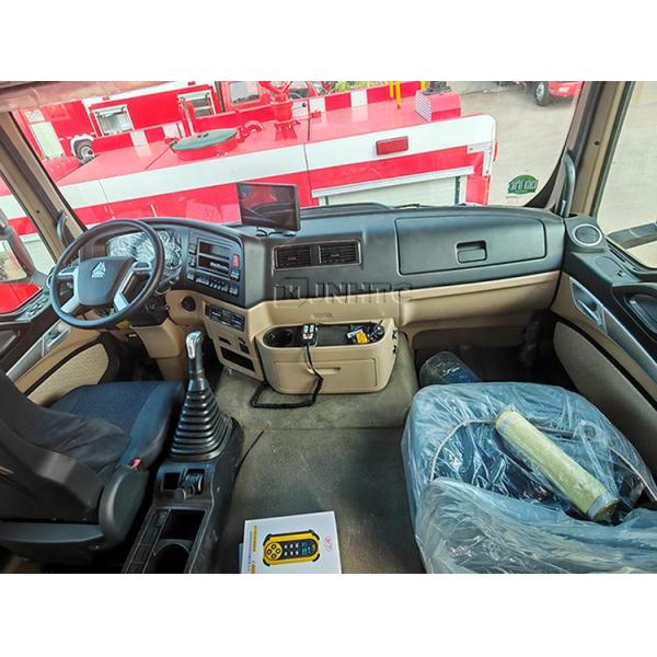 HOWO Camion de lutte contre les incendies 6X4 480 chevaux 5000L Cisterne à mousse d'eau Camion de lutte contre les incendies Mini Camion de lutte contre les incendies