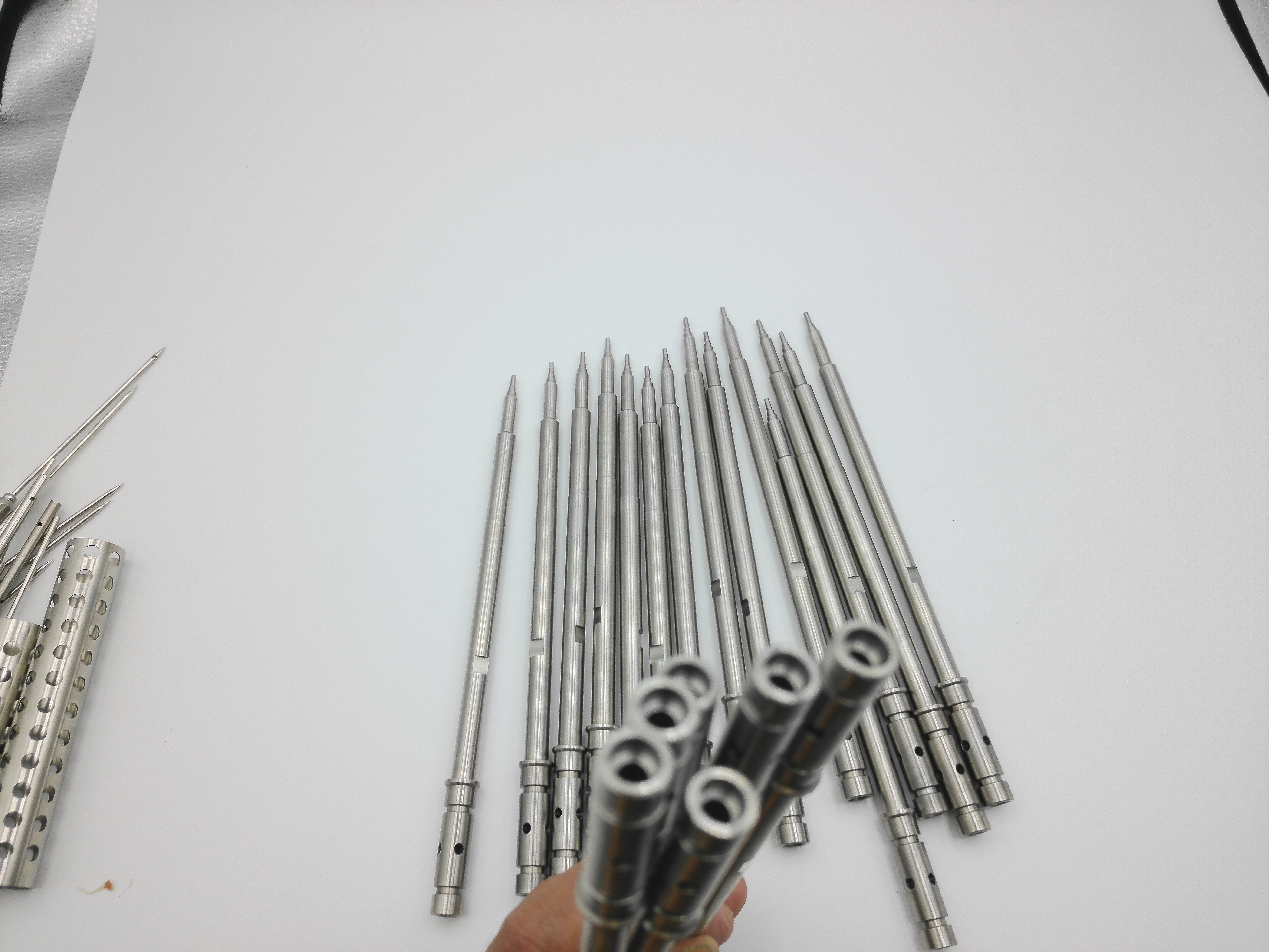 Medical Metal Blowing Deep Hole Long Shaft Side Hole Needle CNC Machining