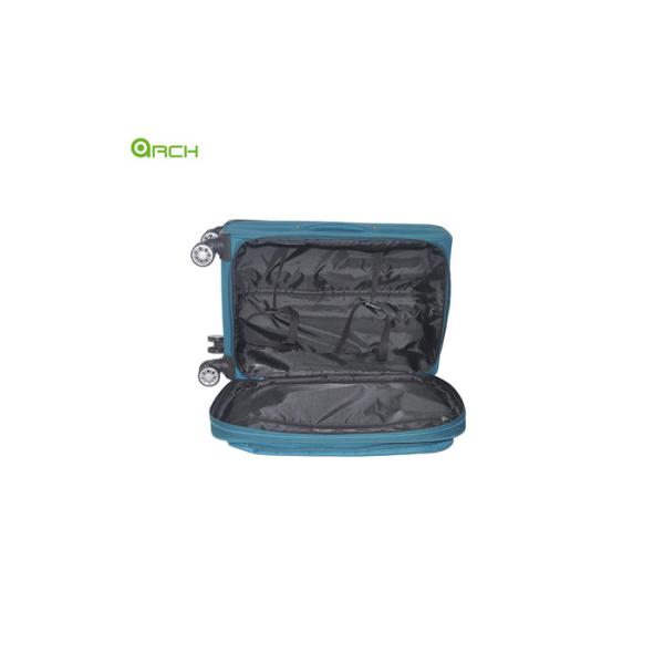 El hilandero extensible del bolsillo rueda la maleta del equipaje del viaje