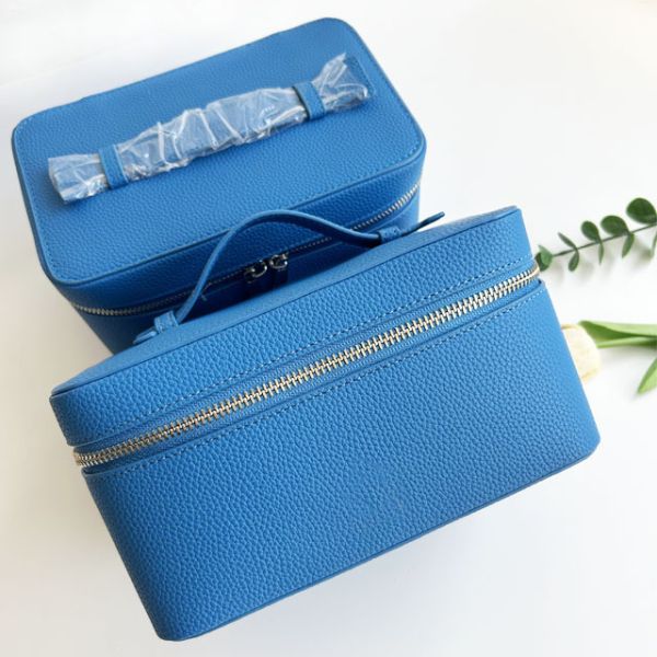 Blue Color Pu Pebble Leather Cosmetic Travel Case Unisex Custom Logo With Soft Handle
