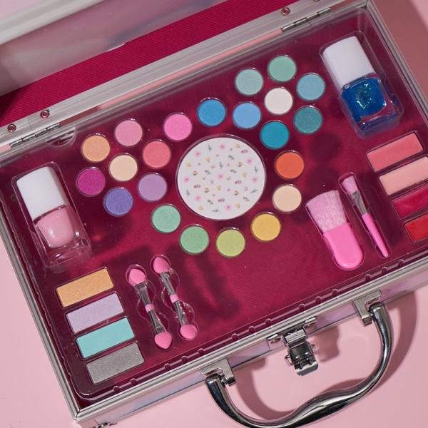 Everyday Play Recommended Kids Makeup Kit with Colorful Eyeshadow and Lipstick Included
