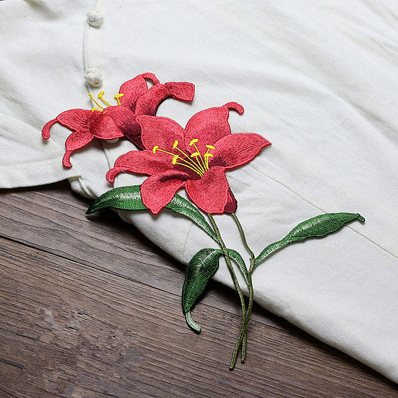 Покрашенная розовая вышивка флористическая шьет на заплатах, вышитых Аппликес цветка 17 кс 24 СМ