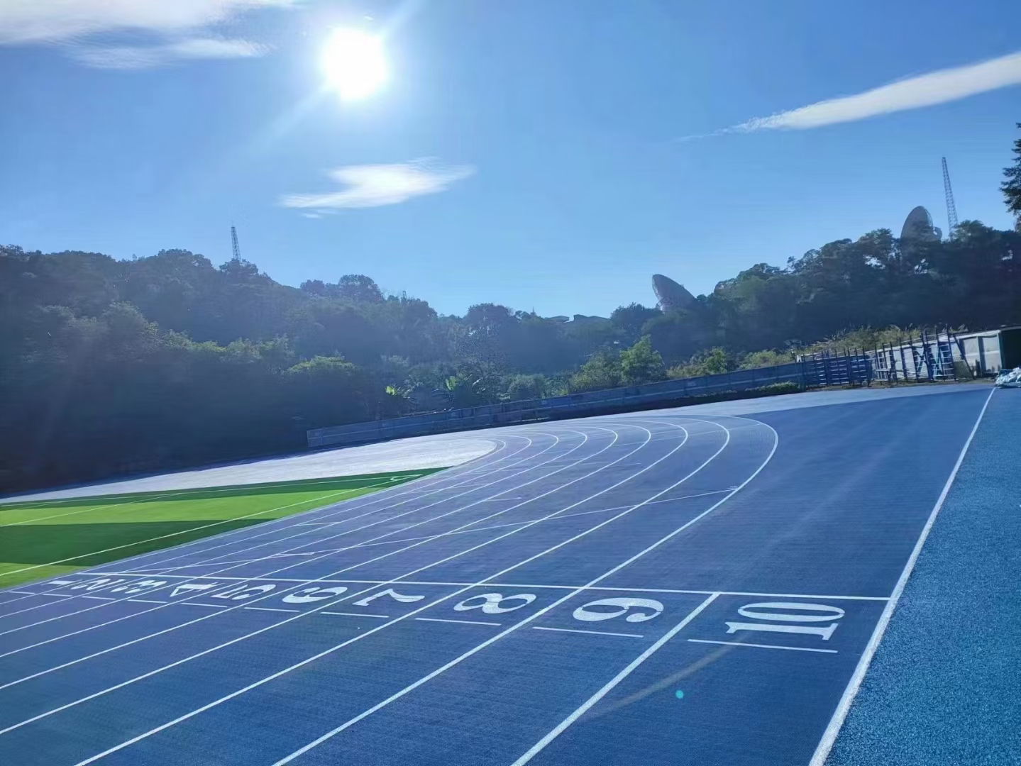 IAAF аттестовало атлетические идущие следы 13mm полное льют систему