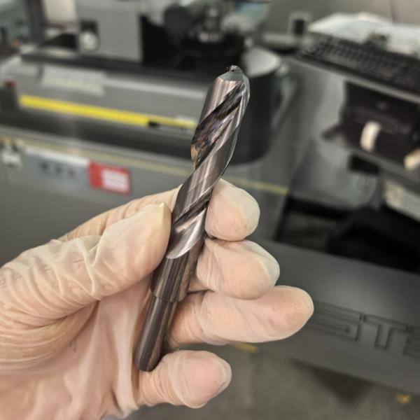 Precision Solid Carbide Twist Drill Bits Coolant Through Twist Drills For Alloy Steel