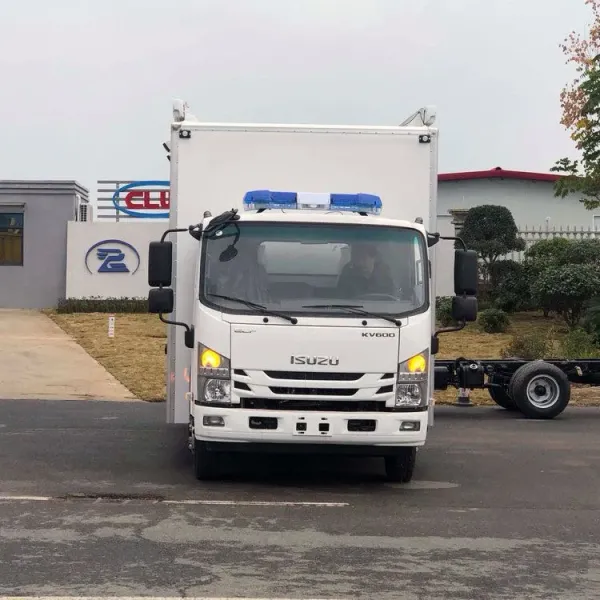 Japan Isuzu First Aid 4X4 Emergency ICU Ambulance for Patients Monitoring