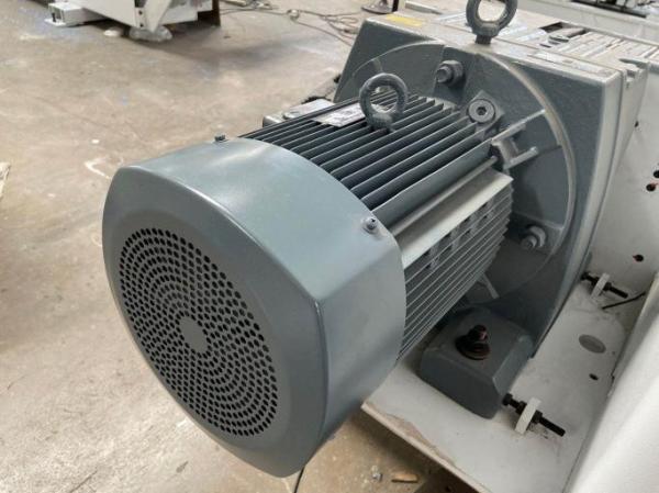 26m/min Cabinet Door Wood Edge Banding Machine With Two Sets Scraping For Filmed Panel
