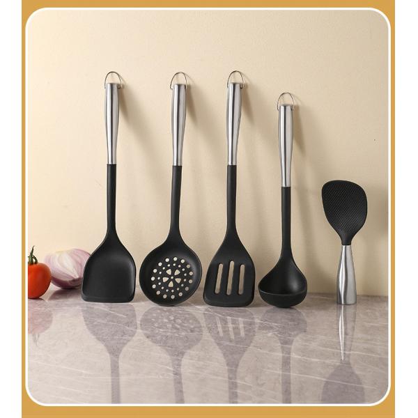 5Pcs Неприкасающиеся кухонные принадлежности Силиконовые кухонные принадлежности набор Силиконовые кухонные принадлежности Кухонные принадлежности Подарок с нержавеющей ручкой