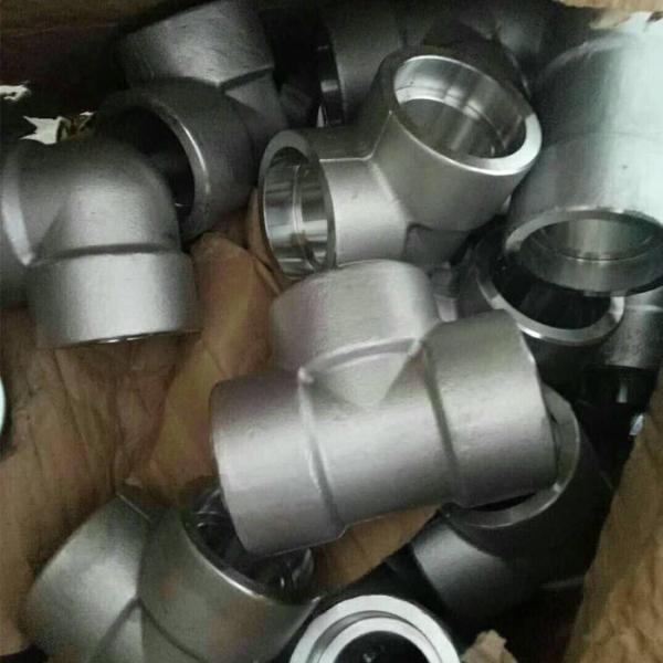 6000psi 304 Stainless Steel Socket Weld Fittings Tee For Chemical Construction