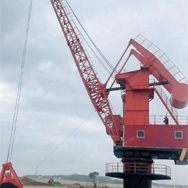 Fixed Type Port Cargo Crane 360 Degree Slewing Harbor Pedestal Crane