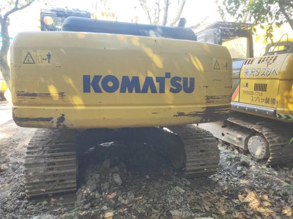                  Used Popular Medium Excavator Komatsu PC200-8 on Sale, Komatsu Hydraulic Track Digger PC200 PC220 PC240 PC300 PC350 PC360 with Low Price High Quality for Sale             