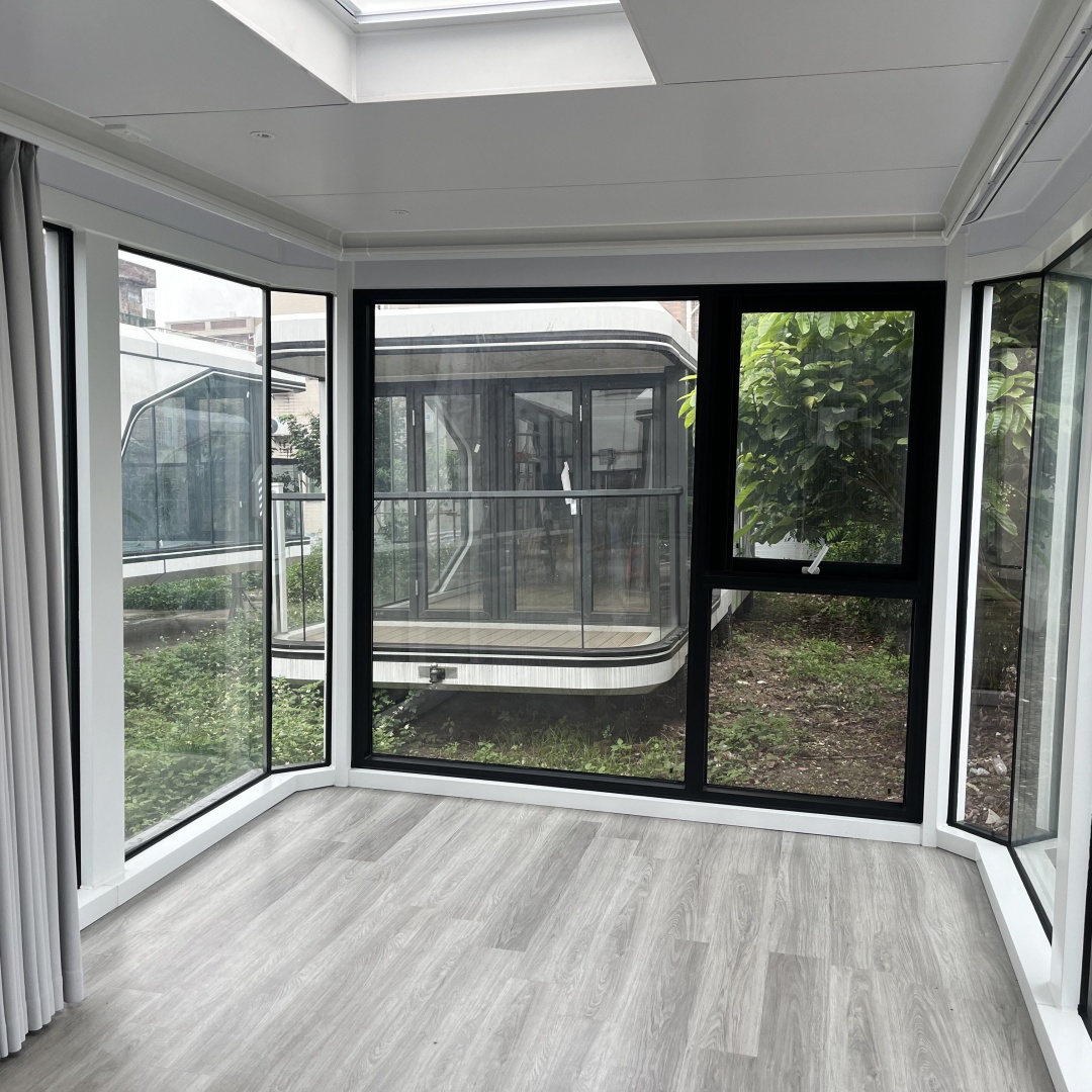 Hot Selling Yoncheng Modern Modular Steel Container House Customized Size Environmentally Friendly Low Cost Recyclable Villa