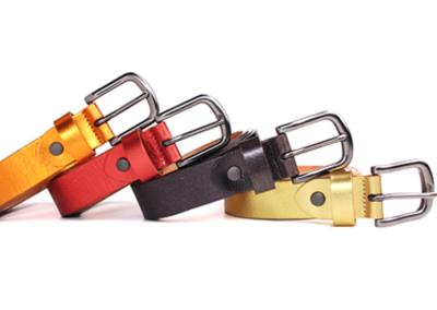 1 1/8 correia ocasional de couro genuína em cores metálicas brilhantes com curvatura do Gunmetal