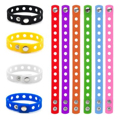 18cm Long Silicone Sports Bracelet with Moulding Service and Customized Ornament