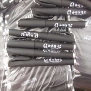 Gel pen,Promotional gel-ink pen with cap,black rubber gel-ink pen,