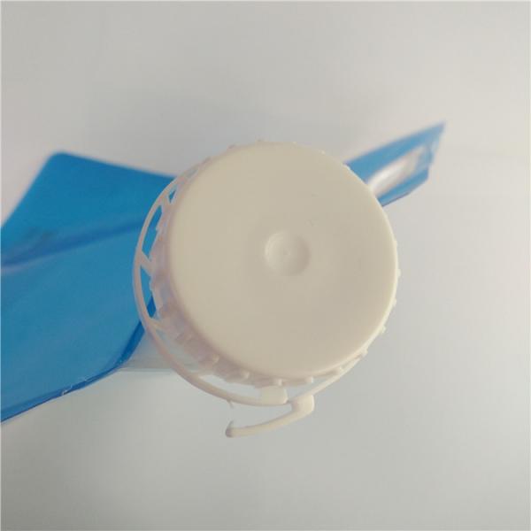 Os sacos líquidos exteriores do armazenamento, água potável levantam-se o malote do bico com punho