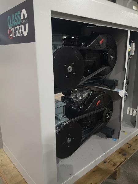 3.7 KW 5bar 8bar double scroll air compressor for European market with safety equipment